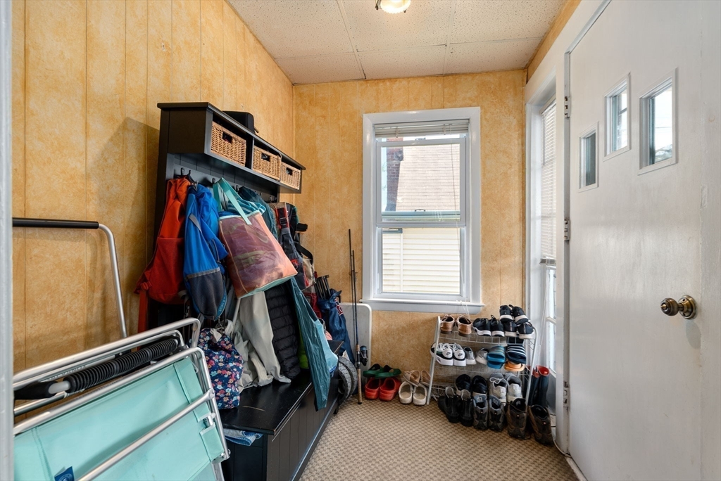 27 Siren St # 1
