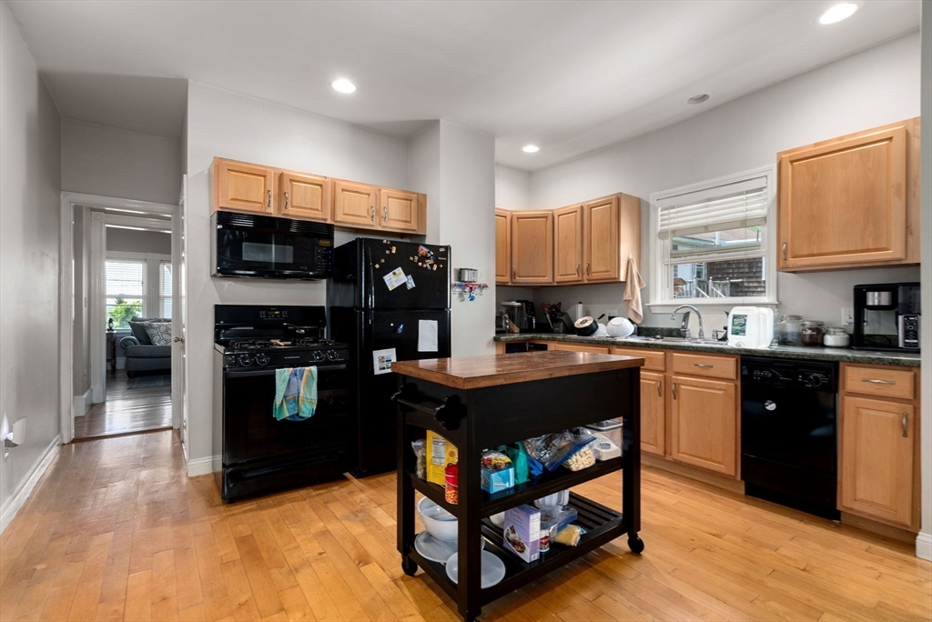 27 Siren St # 1