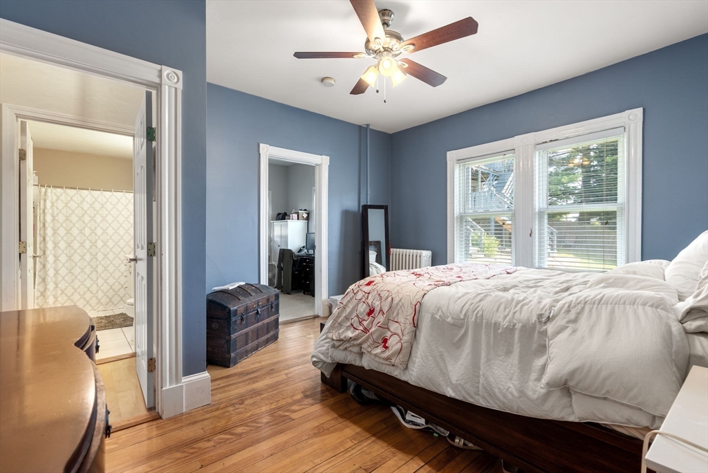 27 Siren St # 1