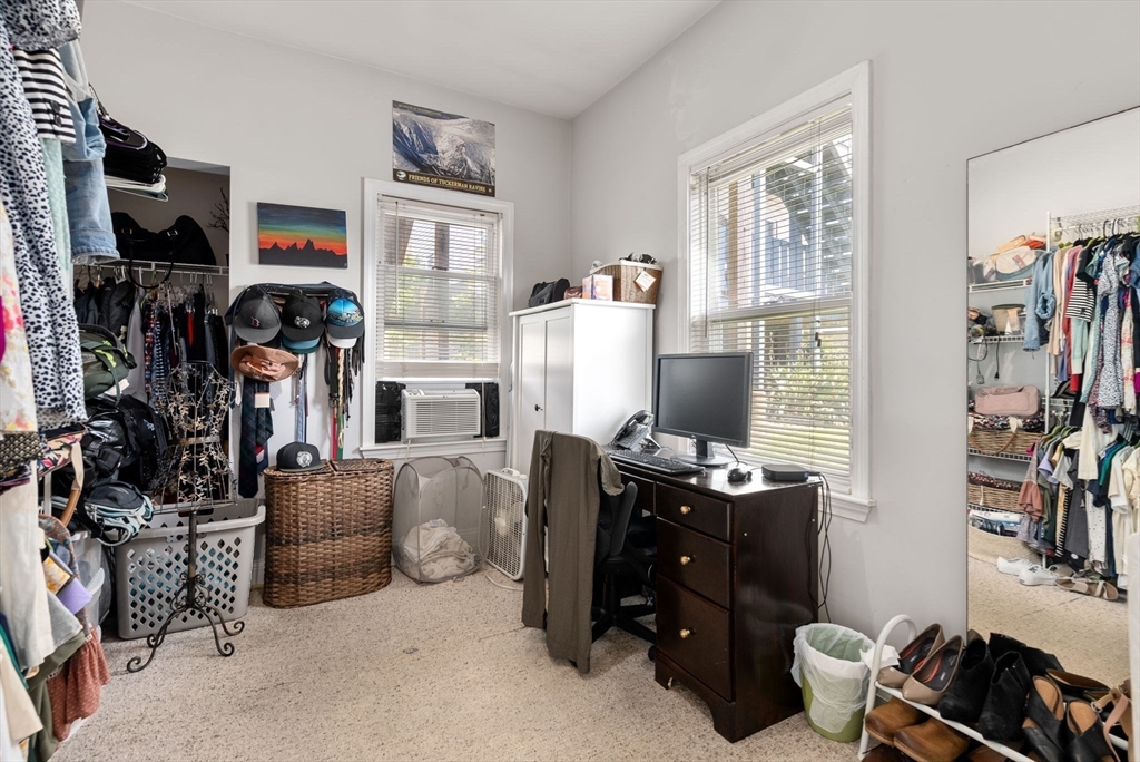 27 Siren St # 1