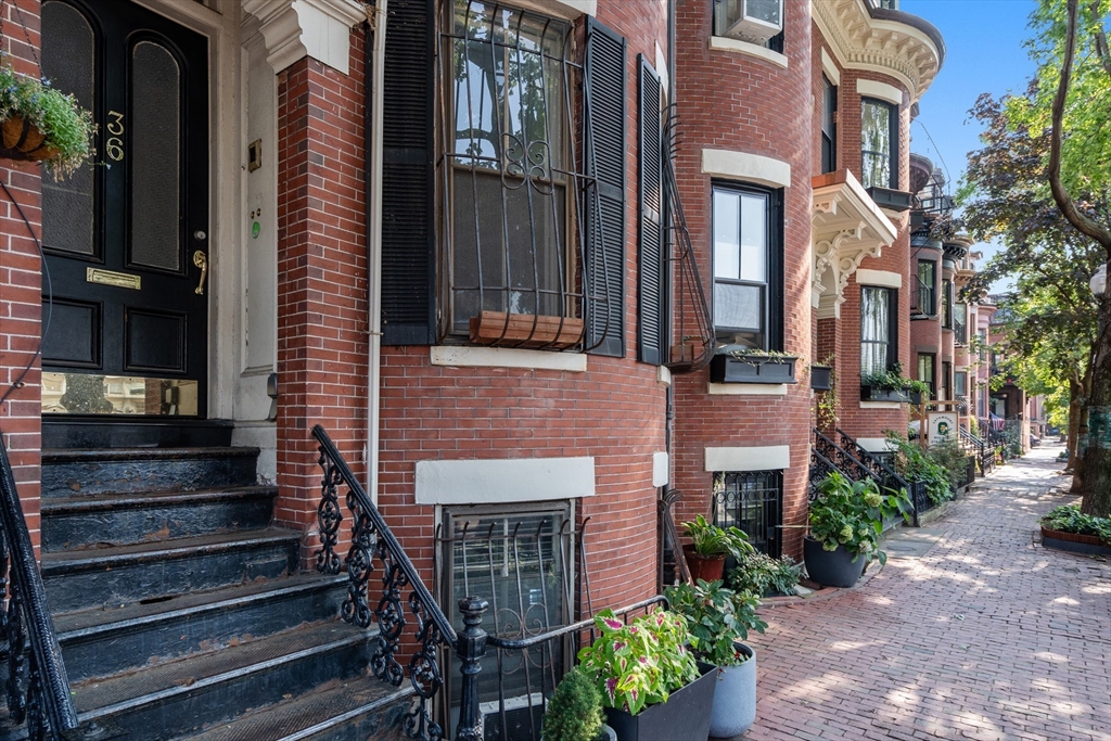 36 Montgomergy Street # 1