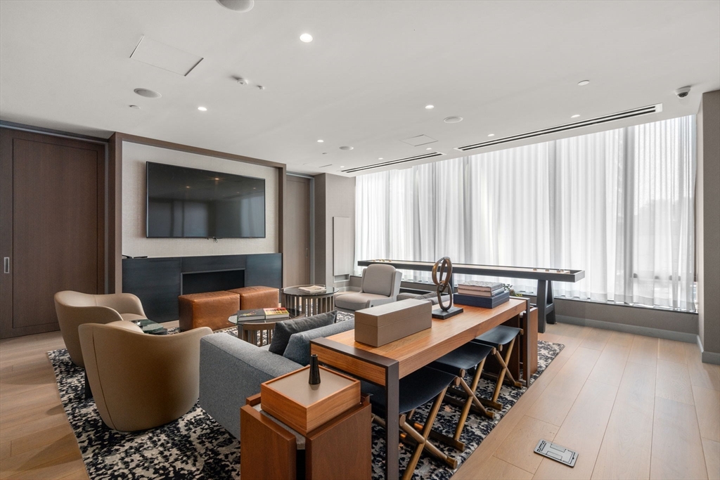 380 Harrison Ave # 1120