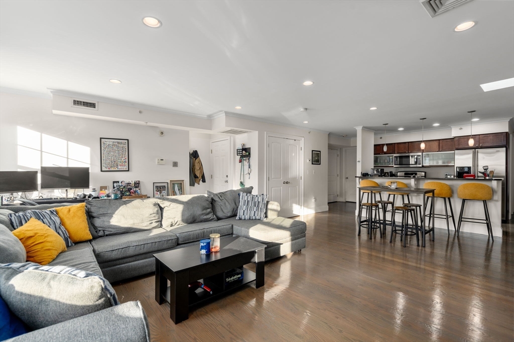 24 Mitchell St # 3