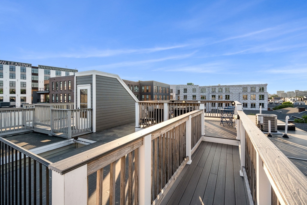24 Mitchell St # 3