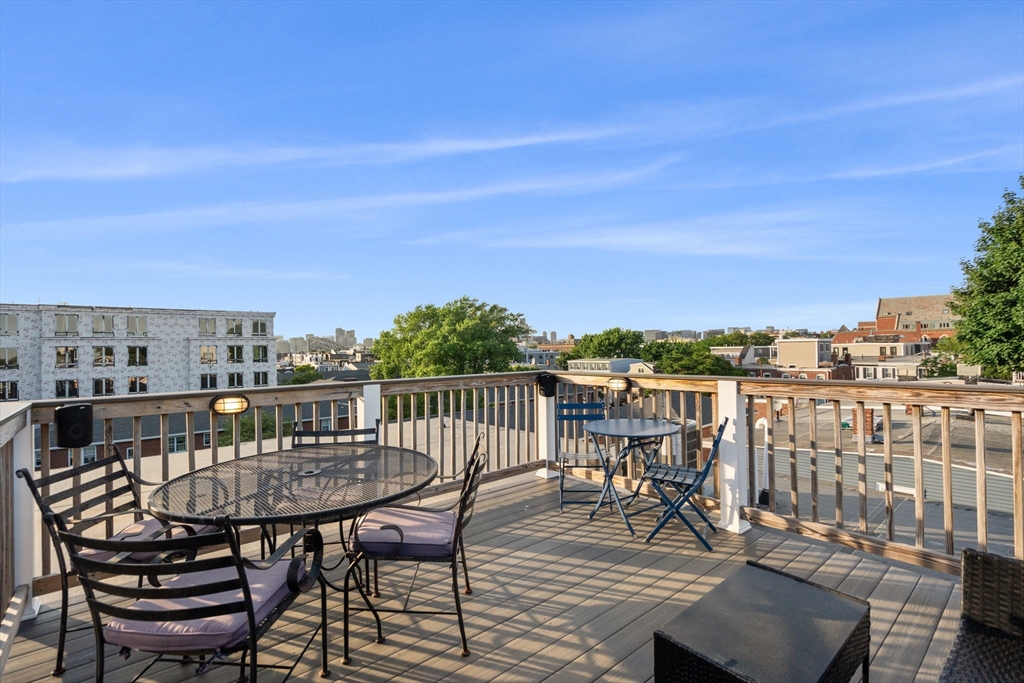 24 Mitchell St # 3