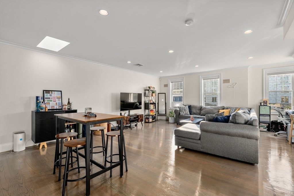 24 Mitchell St # 3