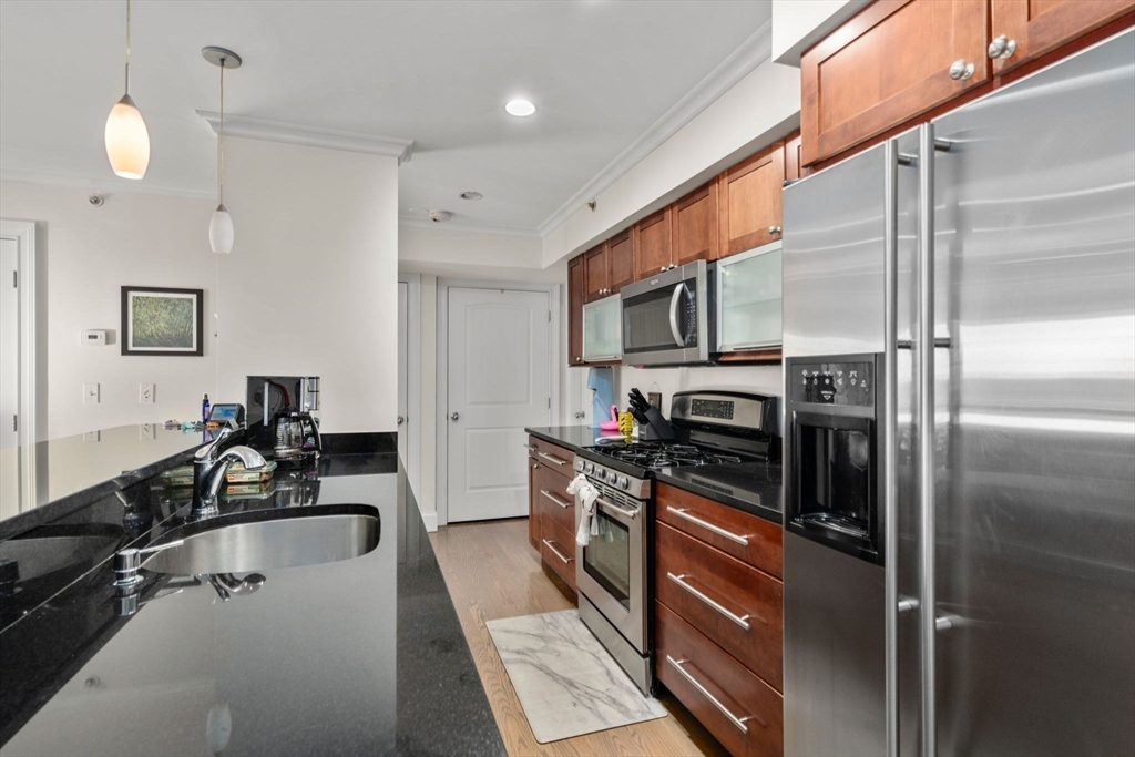 24 Mitchell St # 3