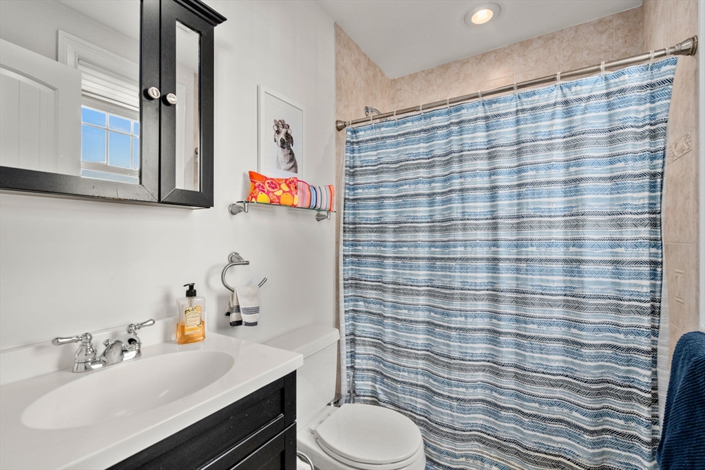 24 Mitchell St # 3