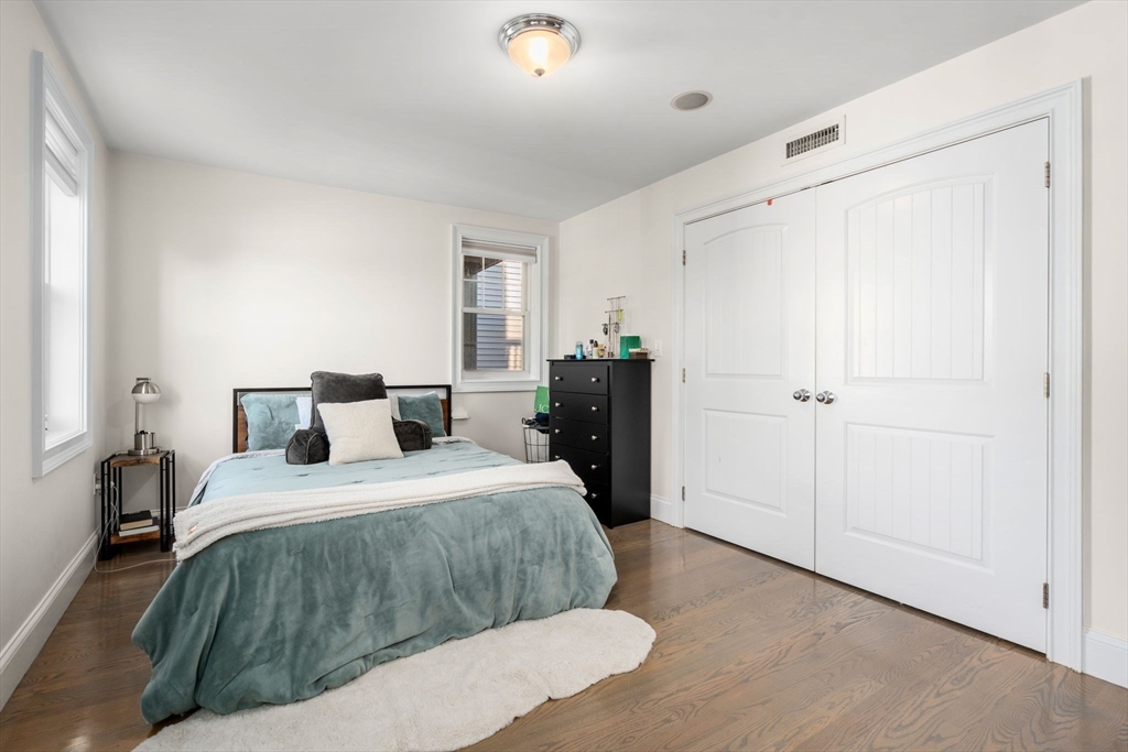 24 Mitchell St # 3