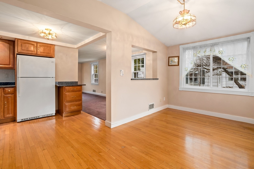 11 Elmwood Circle