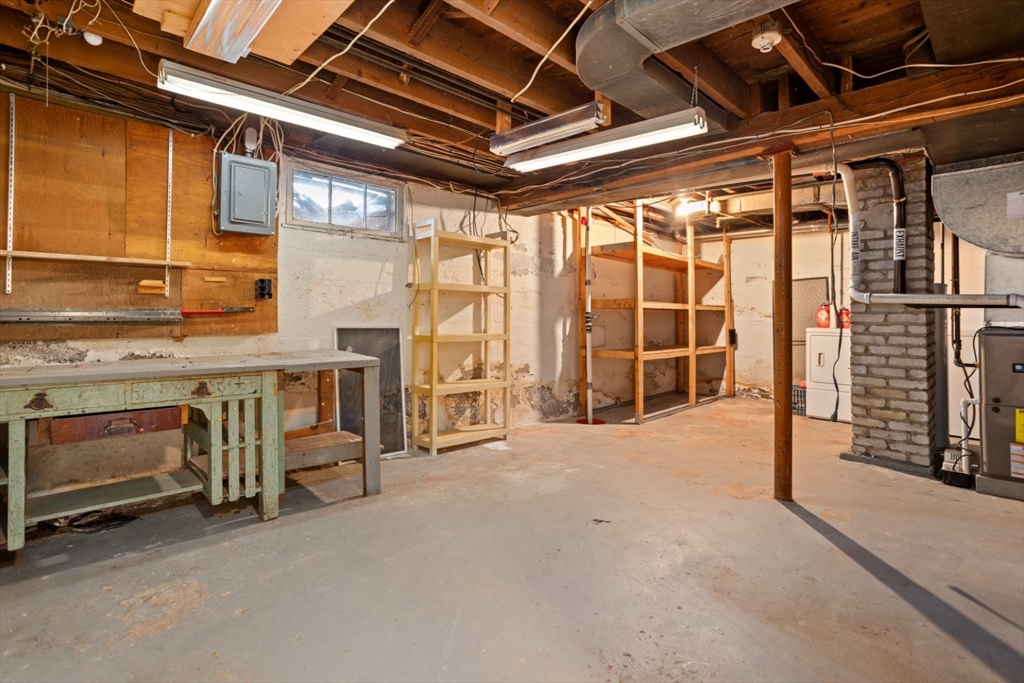 11 Elmwood Circle