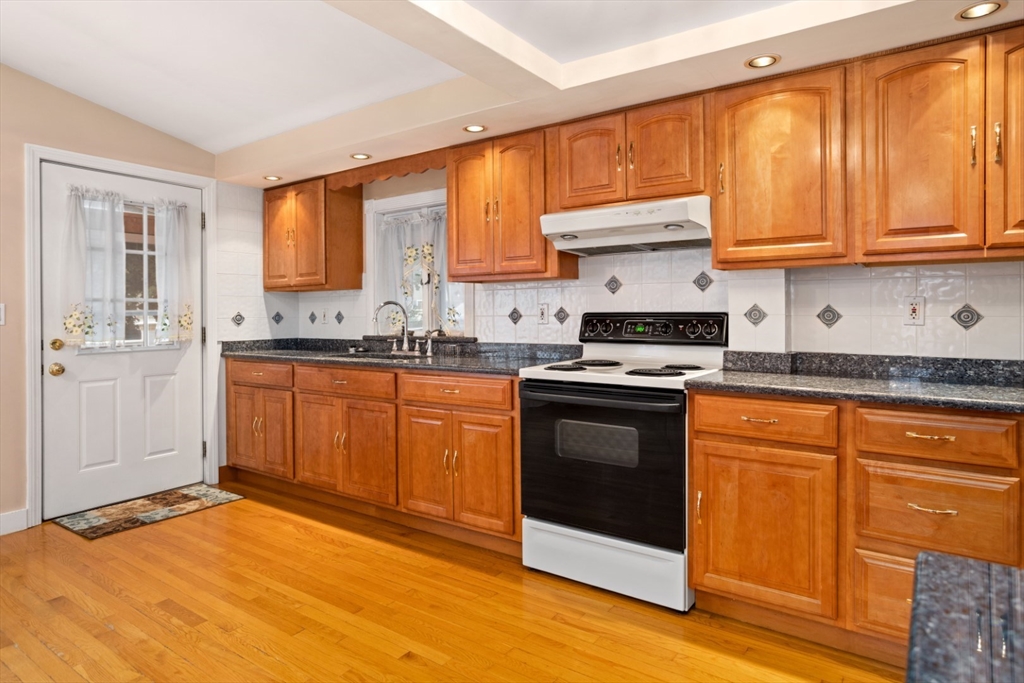 11 Elmwood Circle