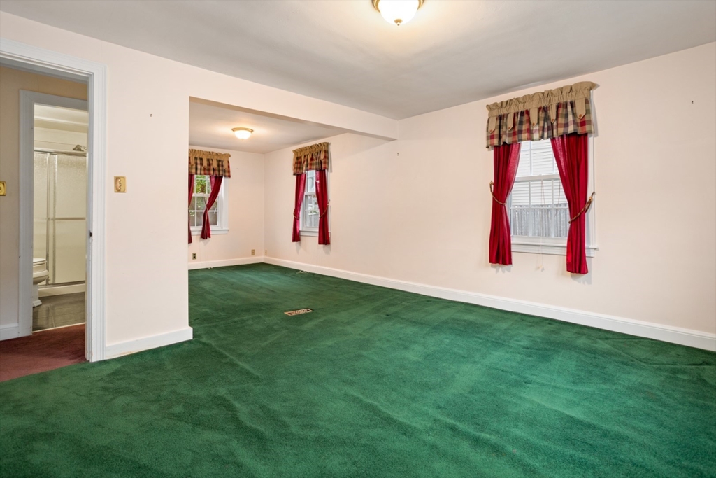 11 Elmwood Circle