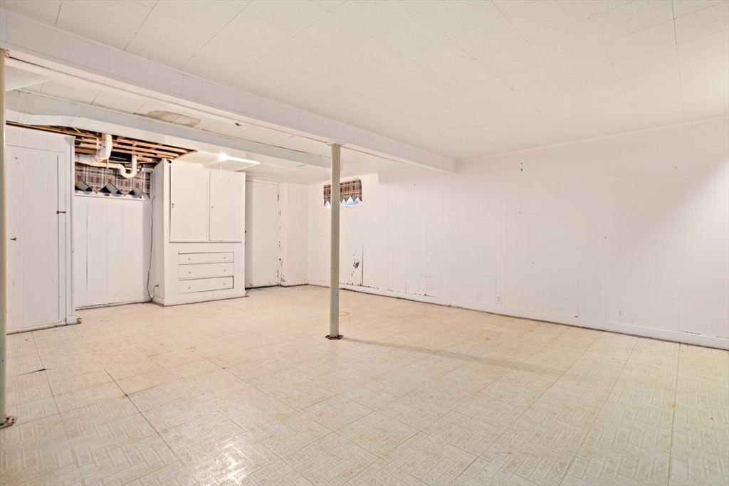 11 Elmwood Circle
