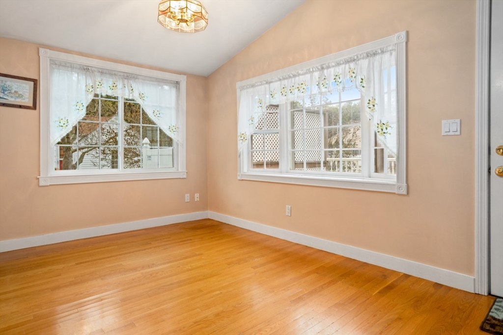 11 Elmwood Circle
