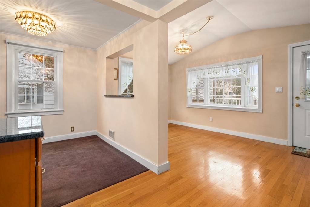 11 Elmwood Circle
