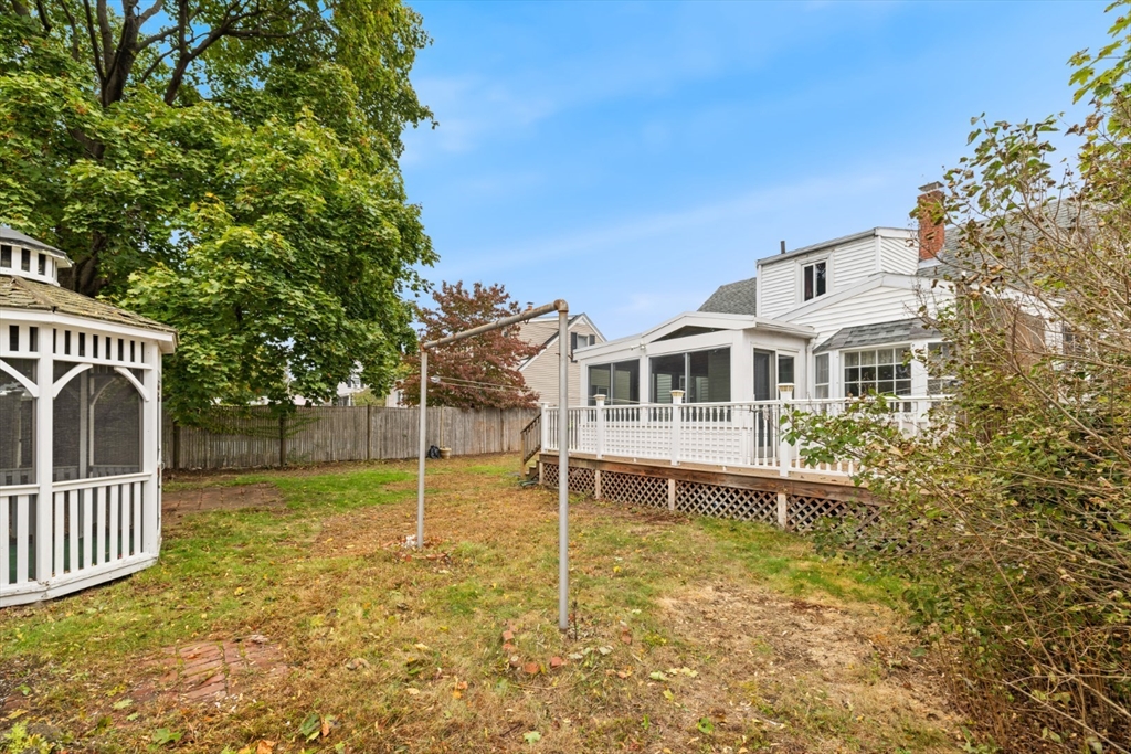 11 Elmwood Circle