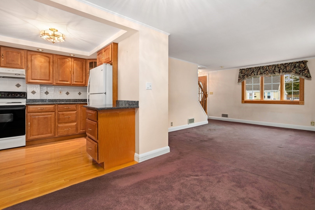 11 Elmwood Circle