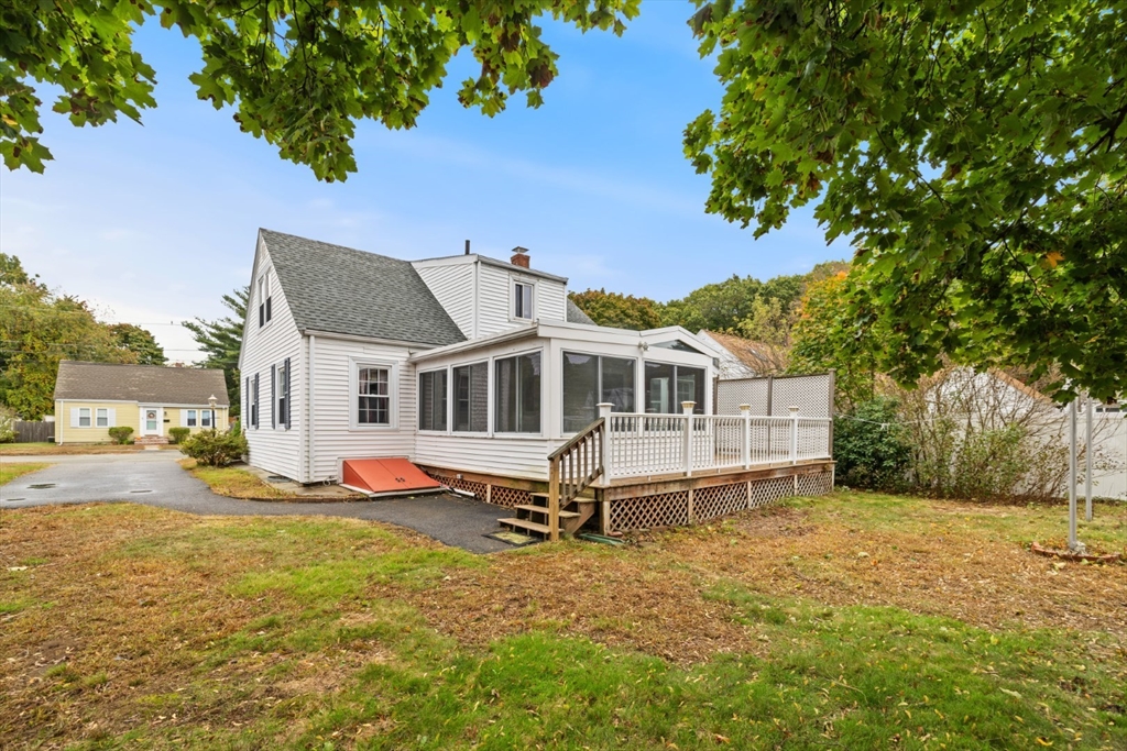 11 Elmwood Circle