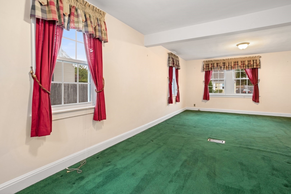 11 Elmwood Circle