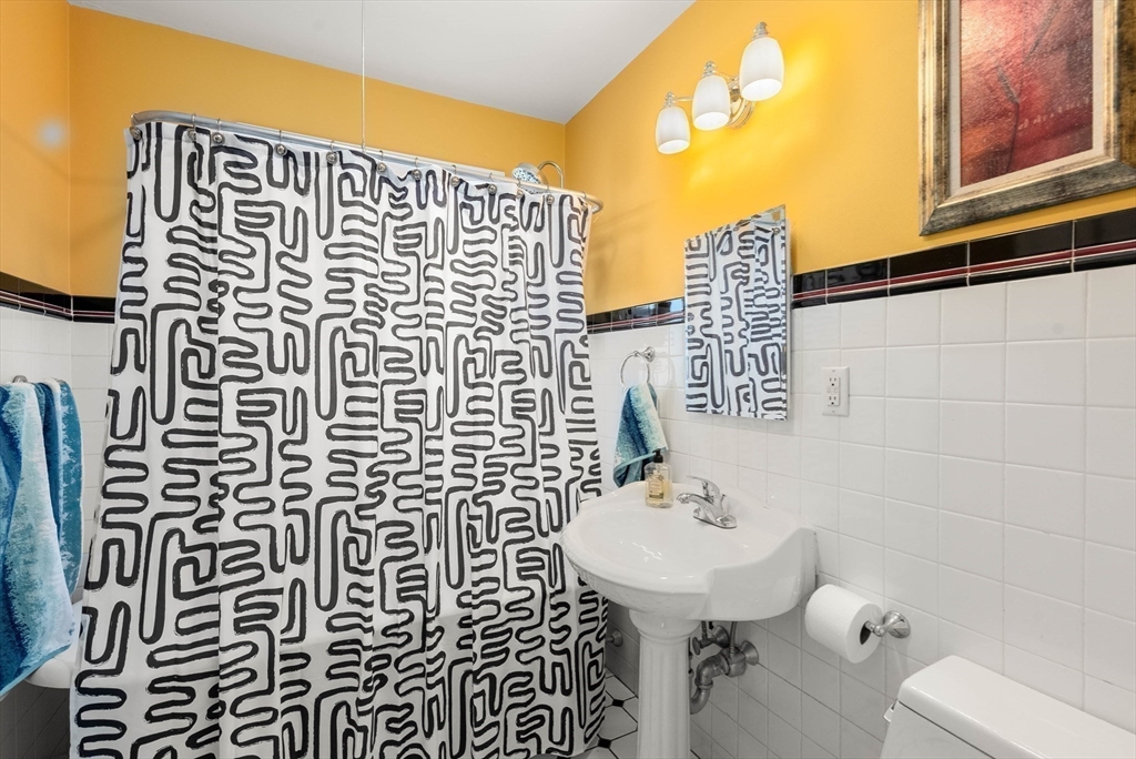 4 Nonantum St # 2