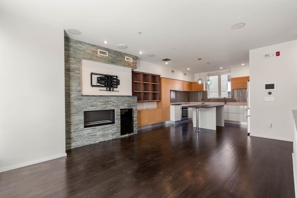 3 Dorchester St # 3A