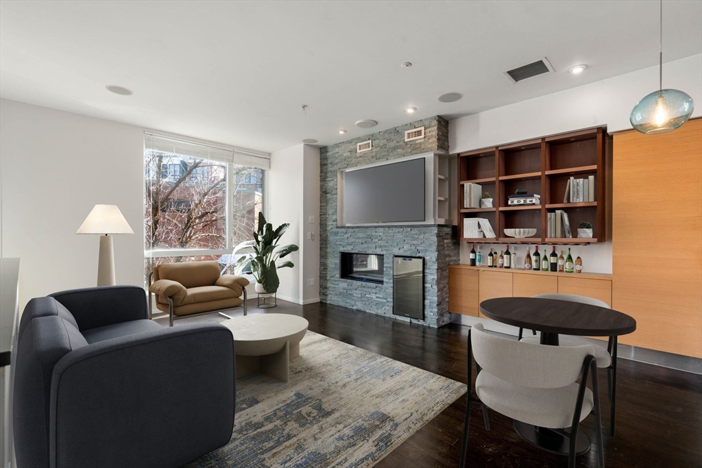 3 Dorchester St # 3A