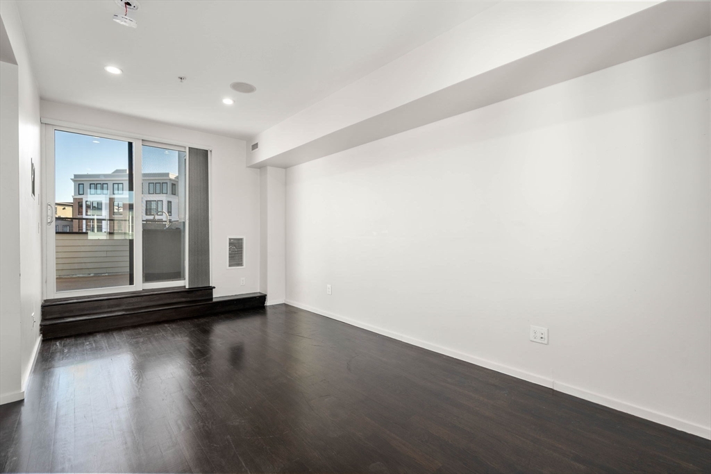 3 Dorchester St # 3A