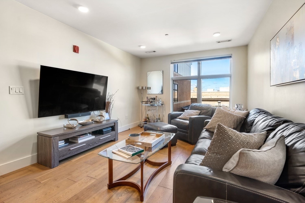 250 Meridian St # 507