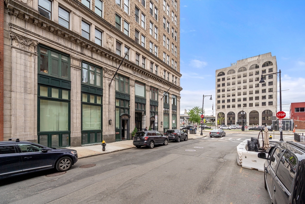 210 South St # 2 Unit: PH 11-2