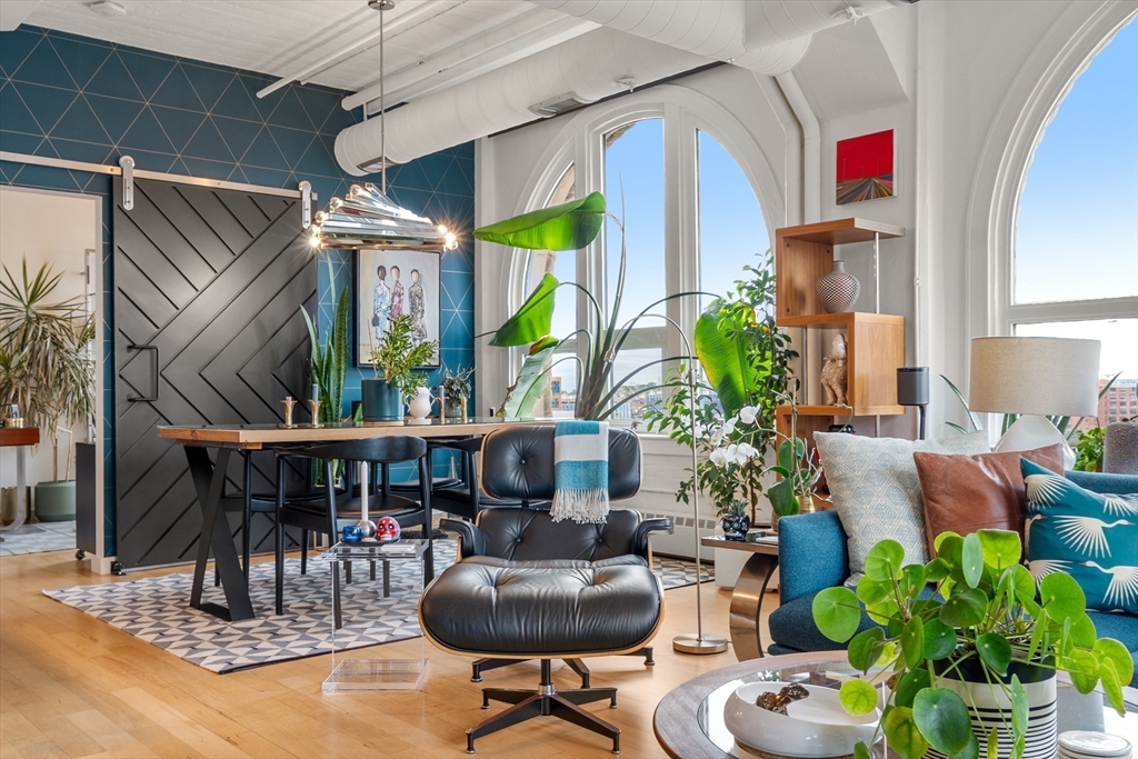 210 South St # 2 Unit: PH 11-2