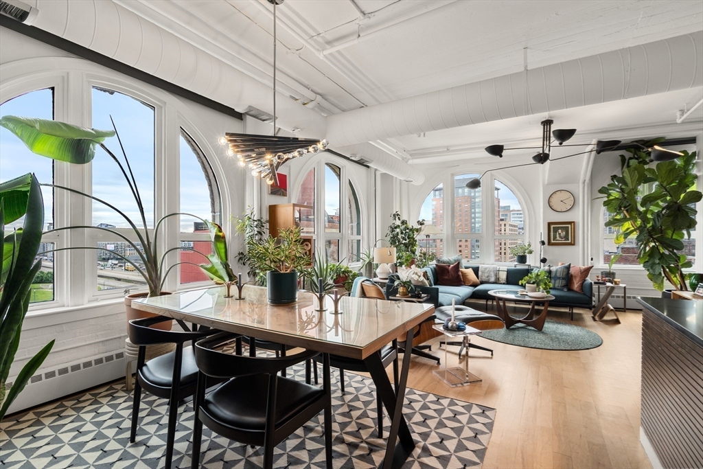 210 South St # 2 Unit: PH 11-2