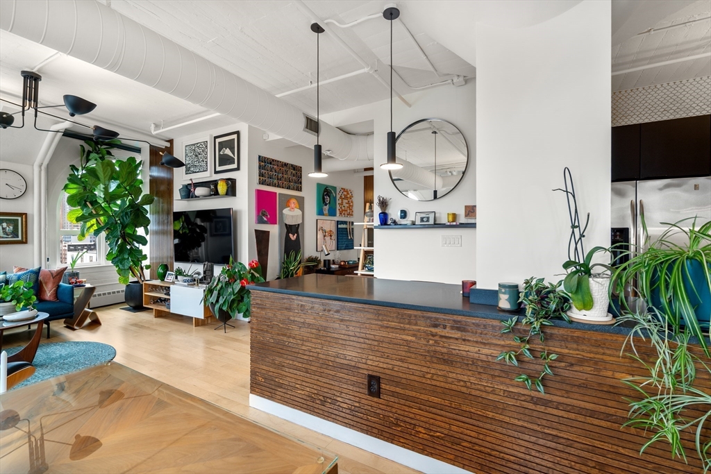 210 South St # 2 Unit: PH 11-2