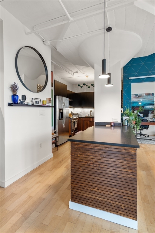 210 South St # 2 Unit: PH 11-2