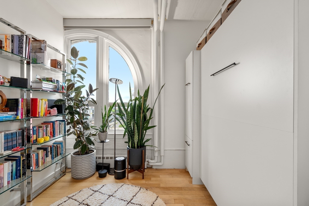 210 South St # 2 Unit: PH 11-2