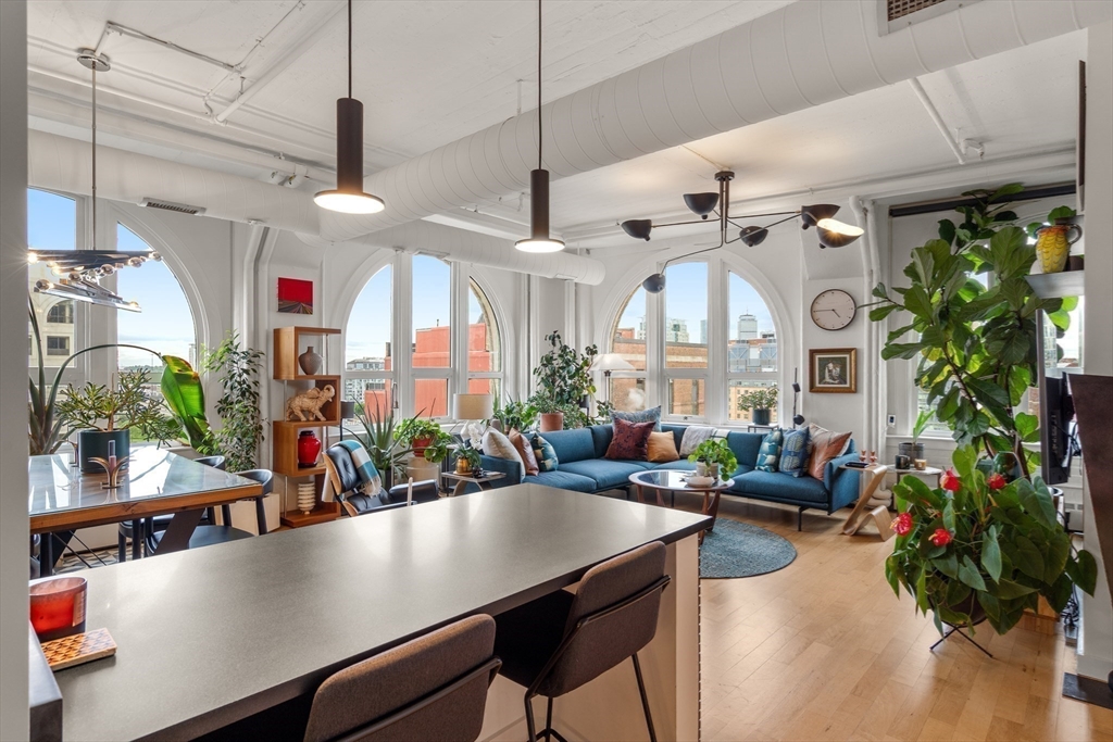 210 South St # 2 Unit: PH 11-2