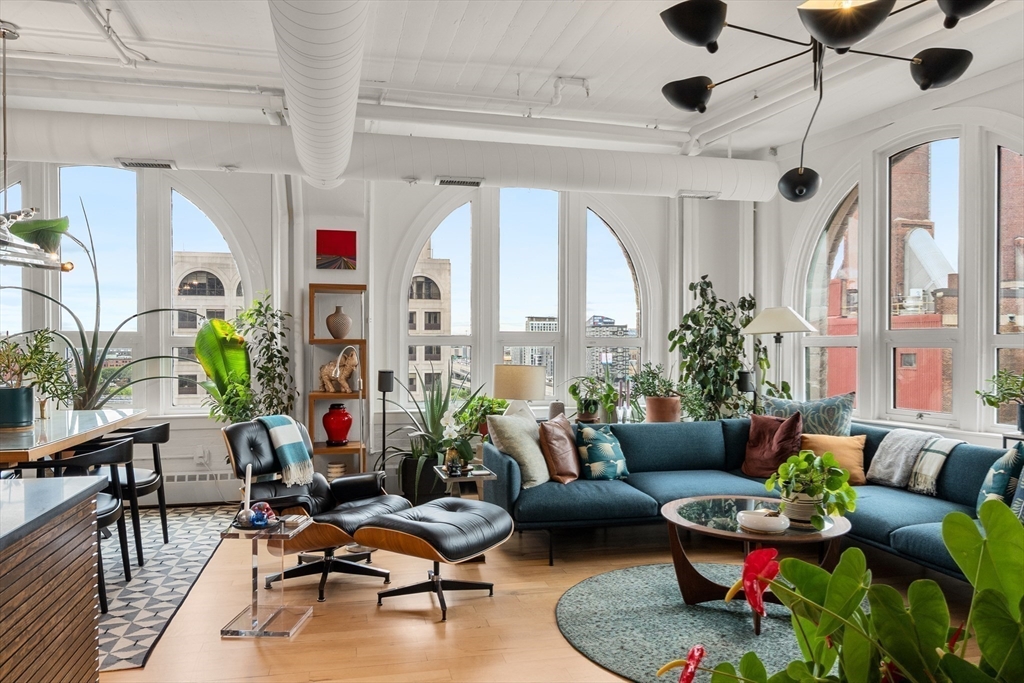 210 South St # 2 Unit: PH 11-2