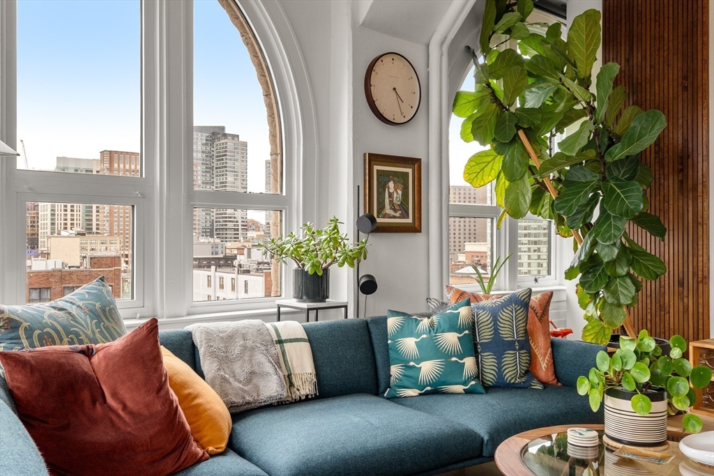 210 South St # 2 Unit: PH 11-2