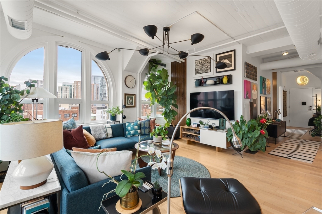 210 South St # 2 Unit: PH 11-2