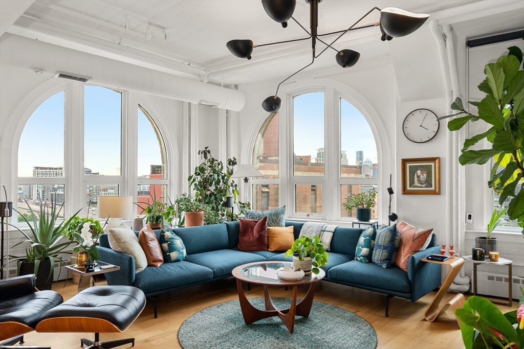 210 South St # 2 Unit: PH 11-2