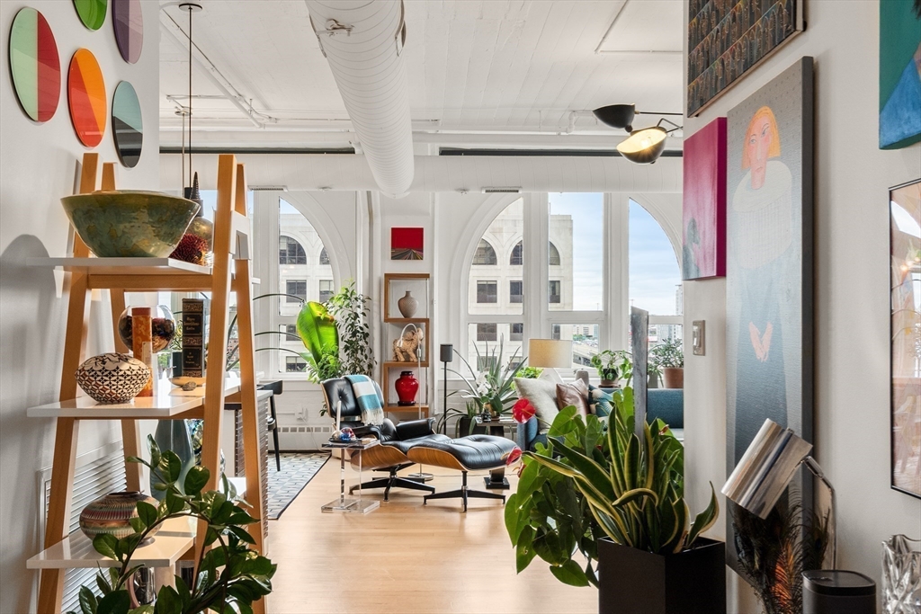 210 South St # 2 Unit: PH 11-2