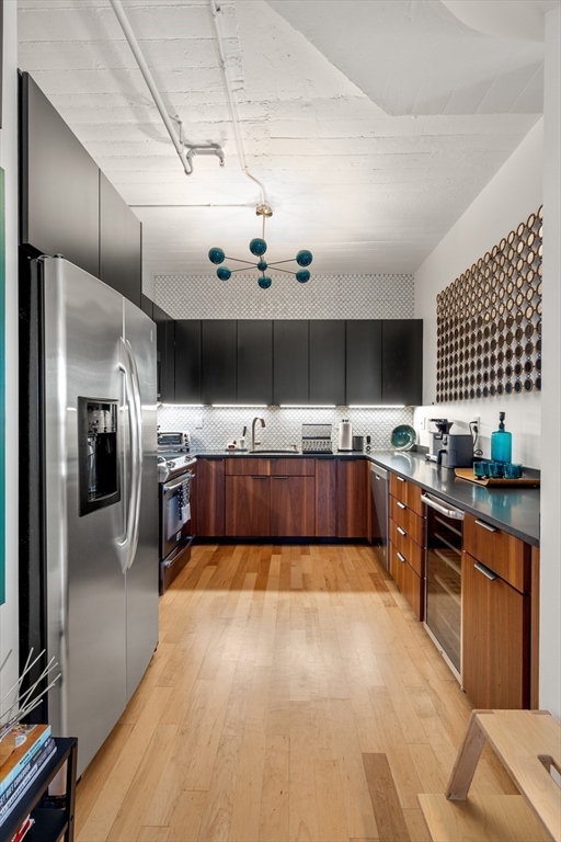 210 South St # 2 Unit: PH 11-2