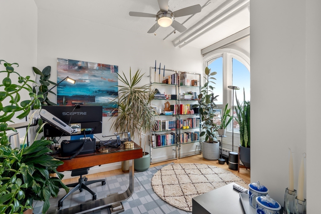 210 South St # 2 Unit: PH 11-2