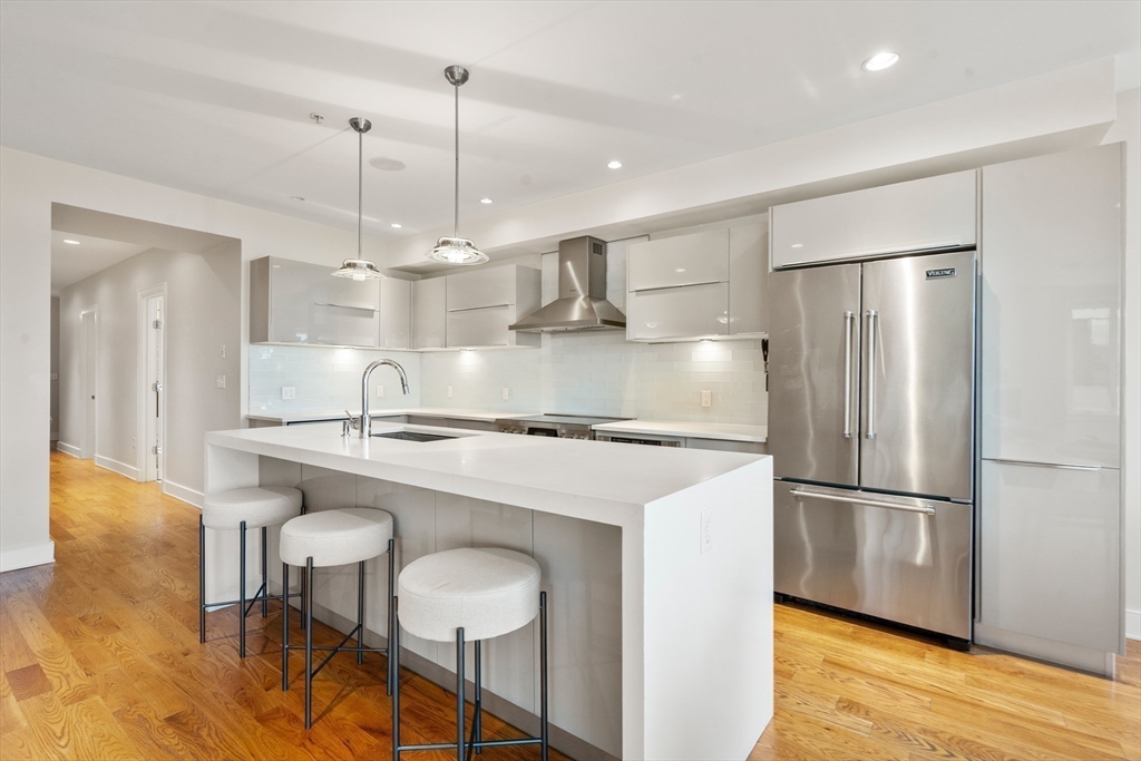 405 West First St # 01 Unit: 1-01