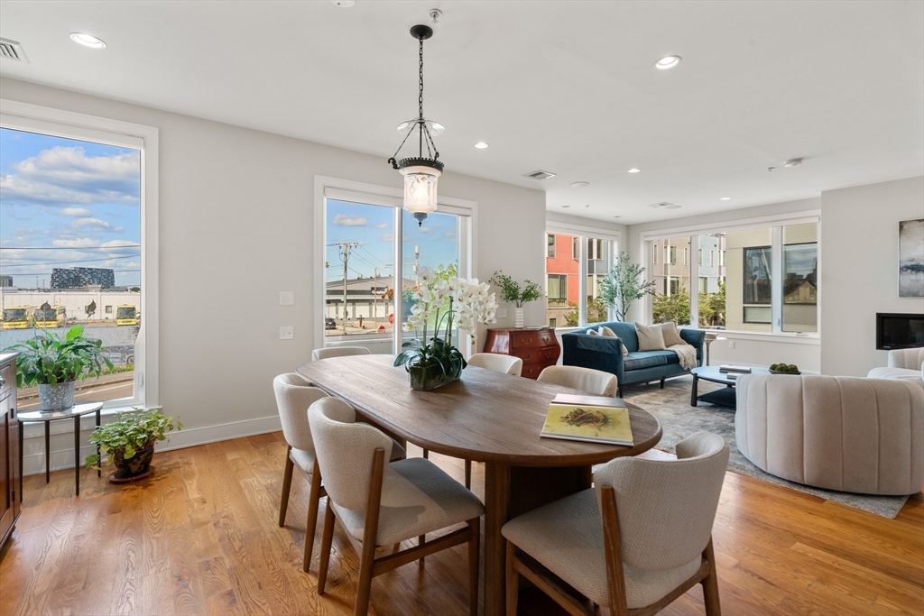 405 West First St # 01 Unit: 1-01