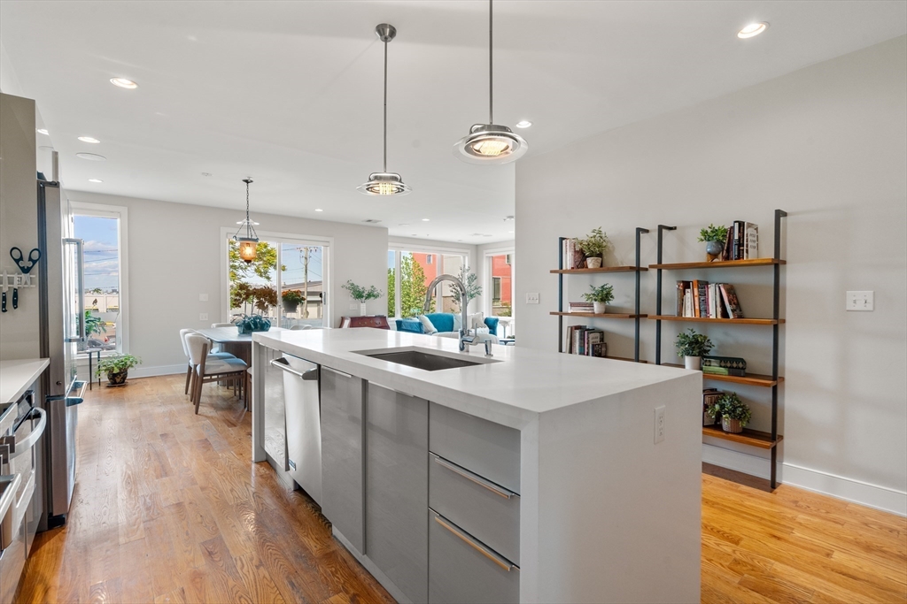 405 West First St # 01 Unit: 1-01