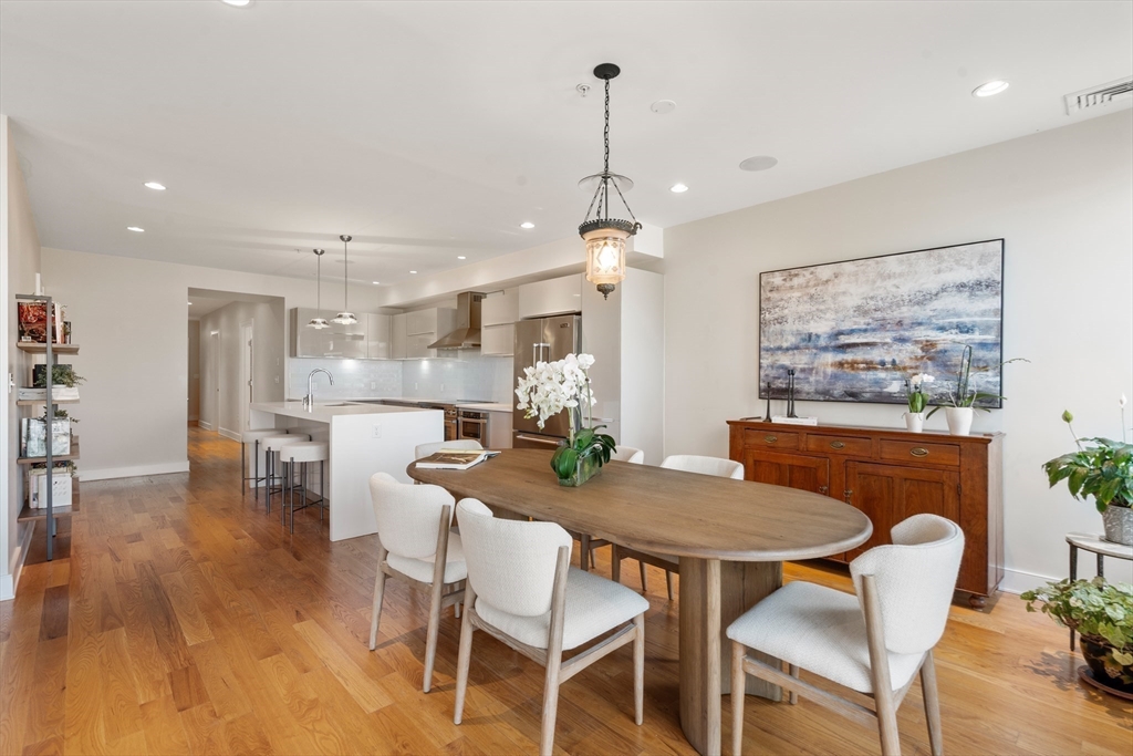 405 West First St # 01 Unit: 1-01