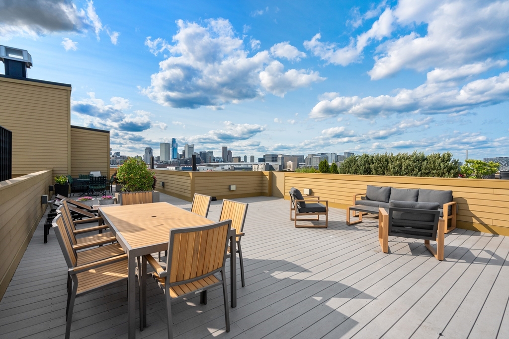 405 West First St # 01 Unit: 1-01
