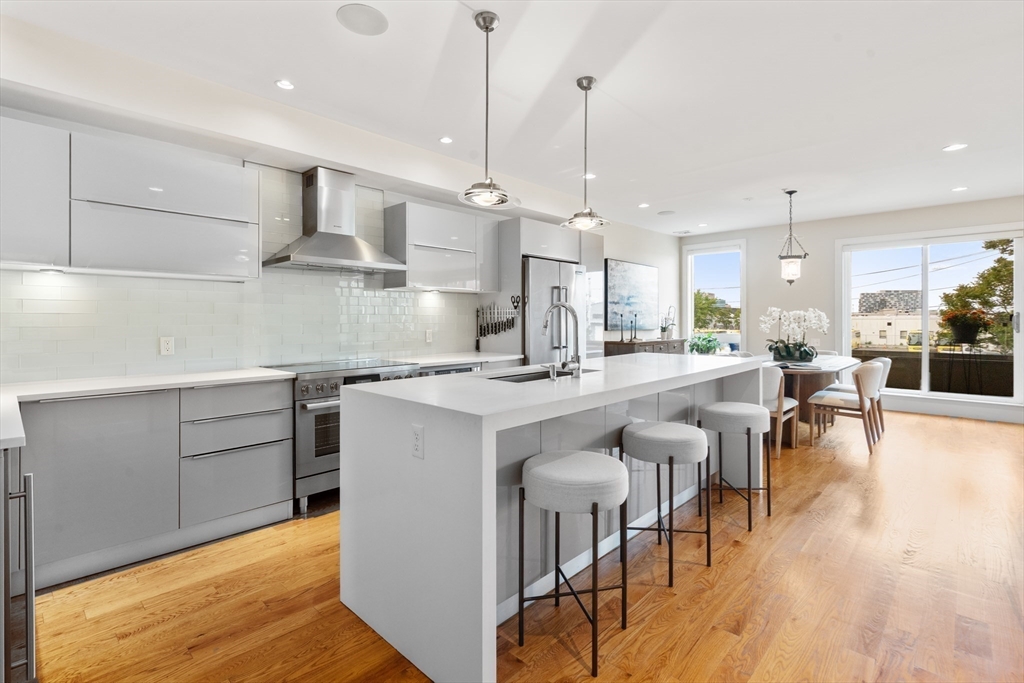 405 West First St # 01 Unit: 1-01
