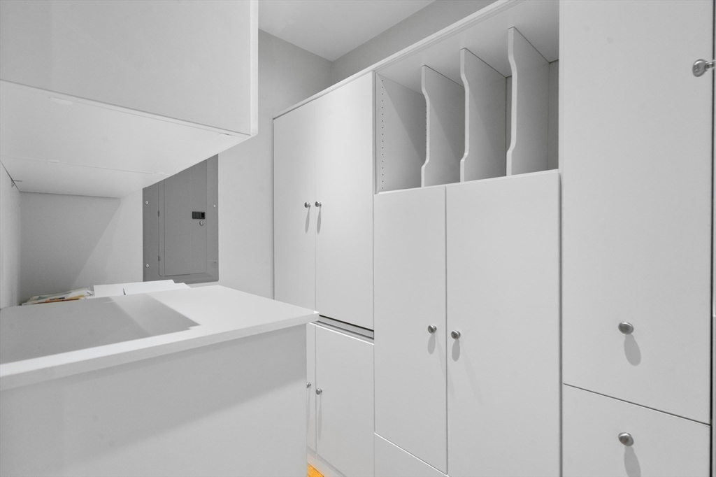 405 West First St # 01 Unit: 1-01